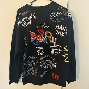 Size Large crew neck very nice feel